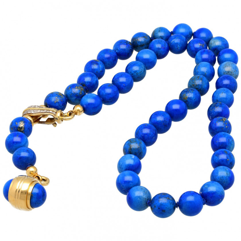 Lapis lazuli necklace with gold and diamonds