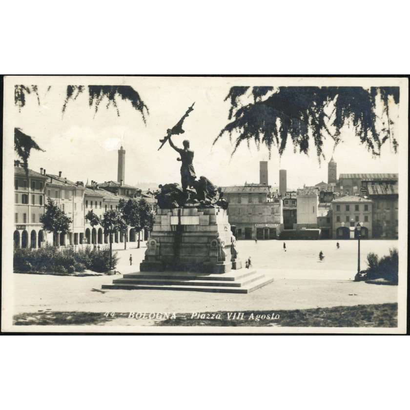 Bologna (Italy) — Piazza VIII Agosto and the Monument to the Commoner, period: mailed July 3, 1938, publisher: Ediz. R. B. (Bologna).