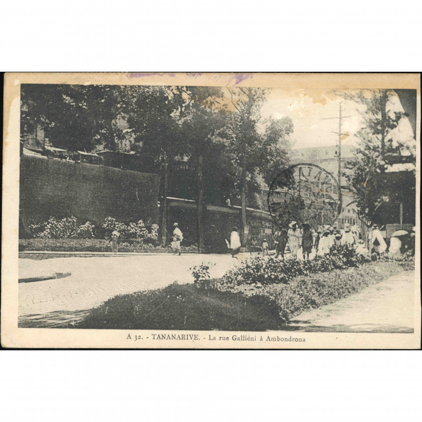 Антананариву (Тананариве, Мадагаскар), дата отправки: 18 января 1937 г., издатель: Etablissements Jean Paoli et fils.