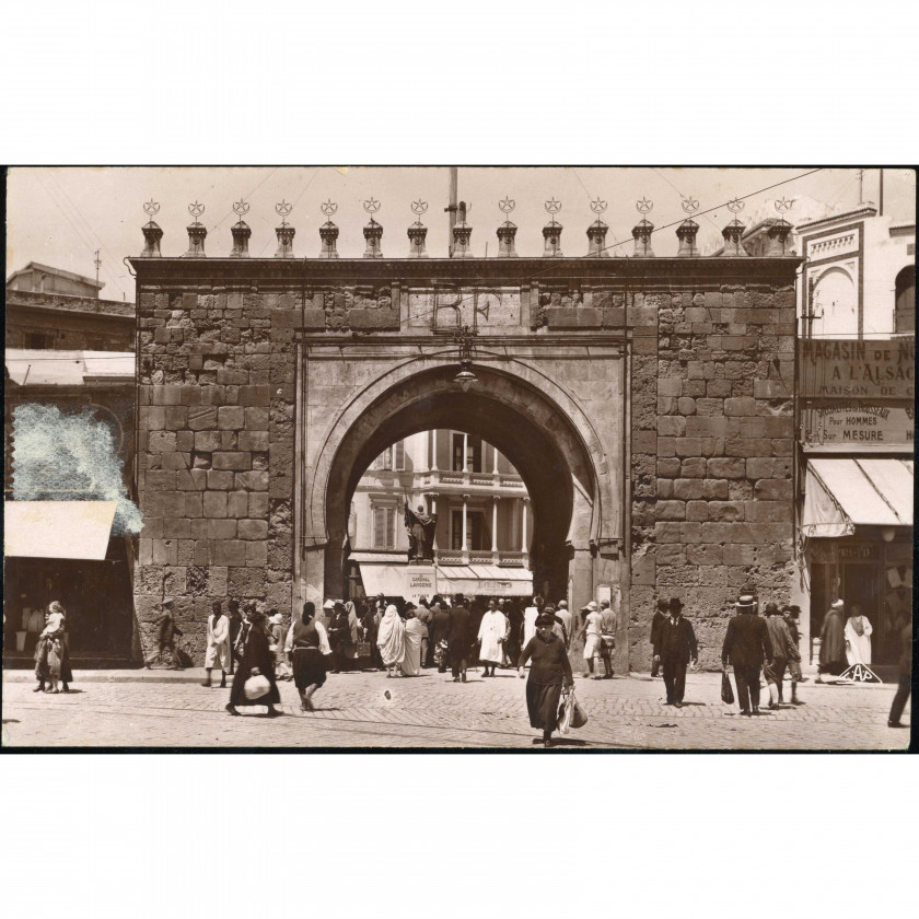 Tunis (Tunisia) — Porte de France (Bab el Bhar), period: 1920s–1930s, publisher: C. A. P. Strasbourg (France).