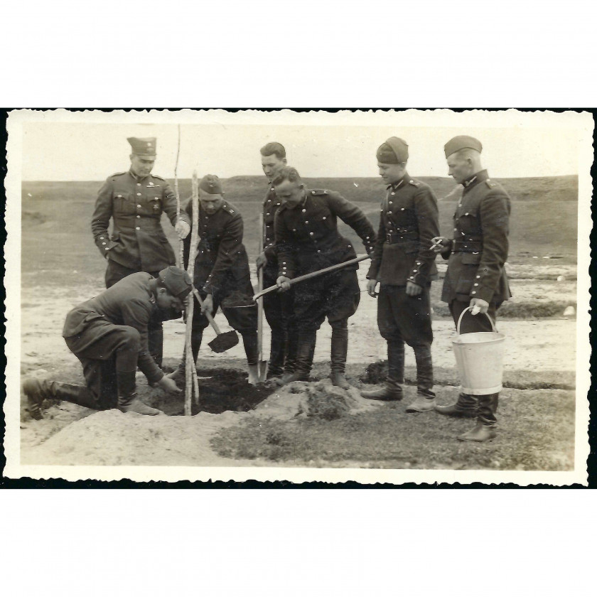 Photography, Soldiers at work