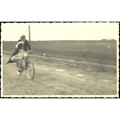 Фотография, Женщина на велосипеде