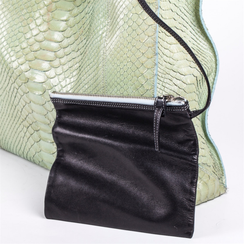 Женская сумка Giorgio Armani из кожи крокодила