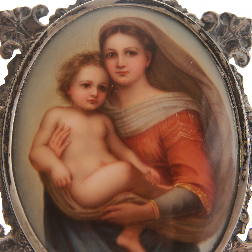 Miniatūra uz porcelāna pēc Rafaēla gleznas "Siksta Madonna" oriģināla