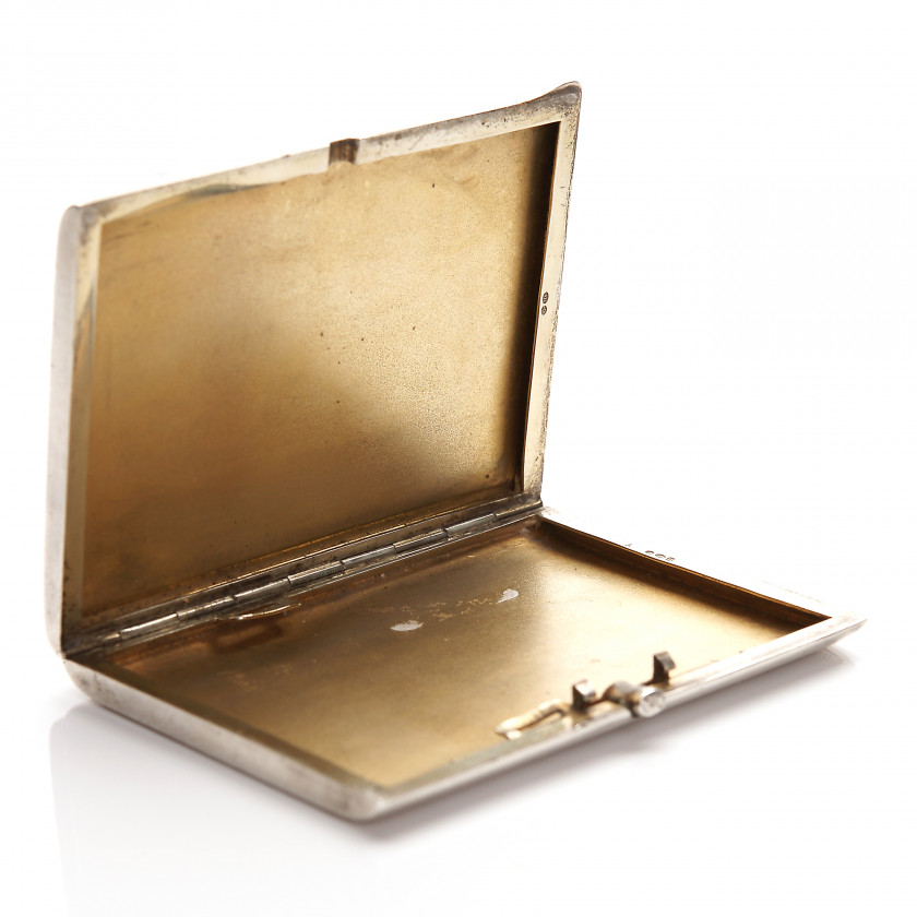 Серебряный портсигар с гильошированной эмалью