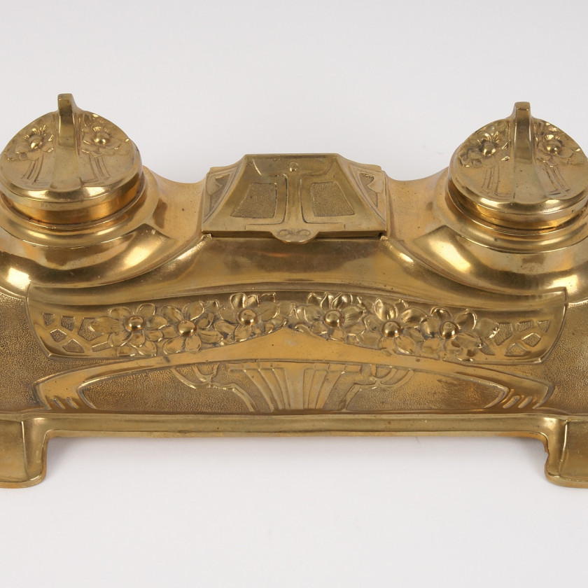 Bronze inkwell in Art Nouveau style
