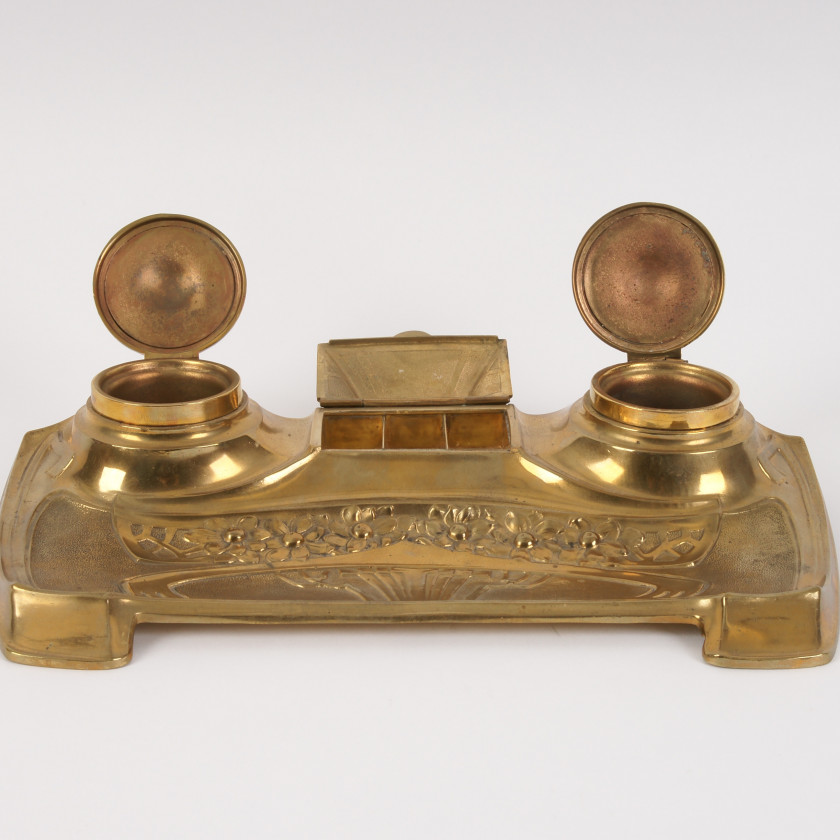 Bronze inkwell in Art Nouveau style