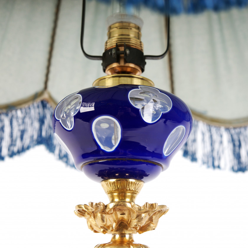 Бронзовая настольная лампа с Богемским стеклом