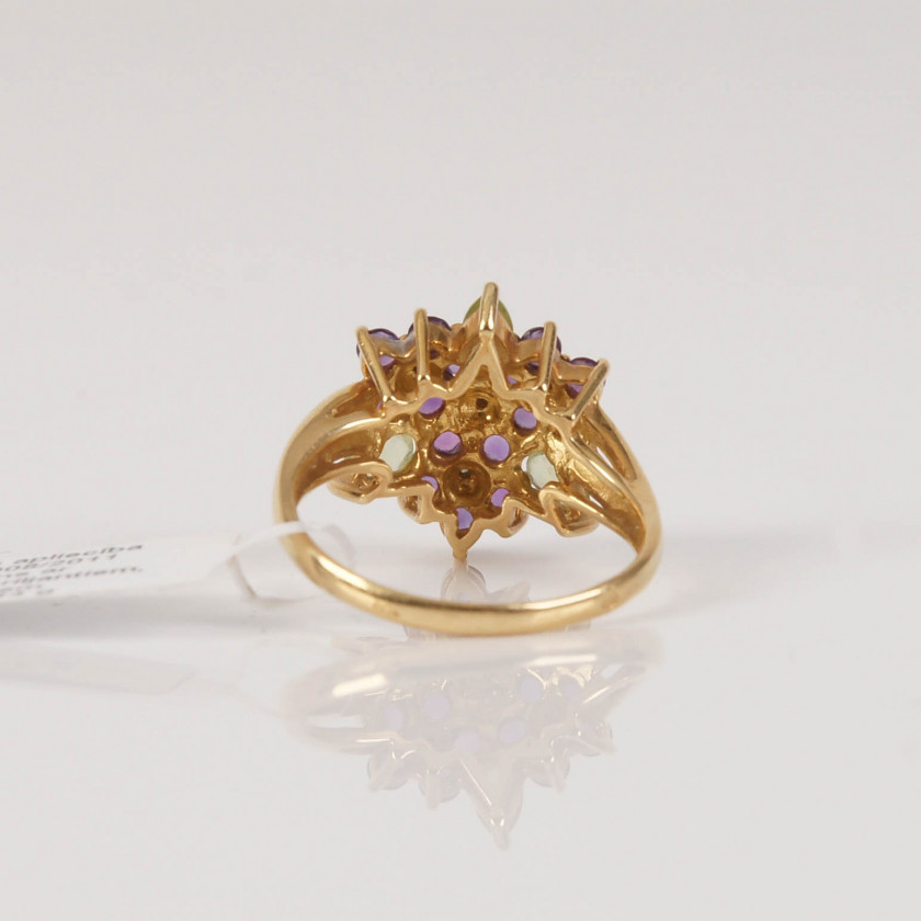 Gold ring with amethysts, diamonds and peridots