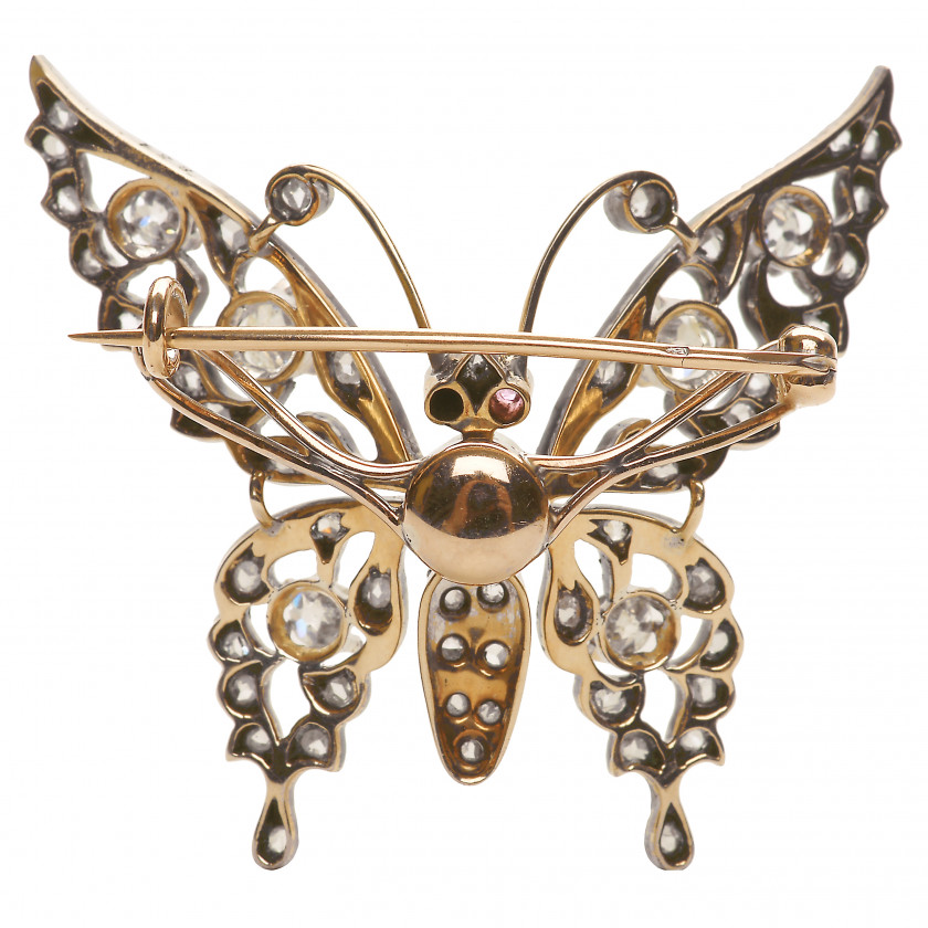 Золотая брошь "Бабочка" с бриллиантами, рубинами и жемчужиной