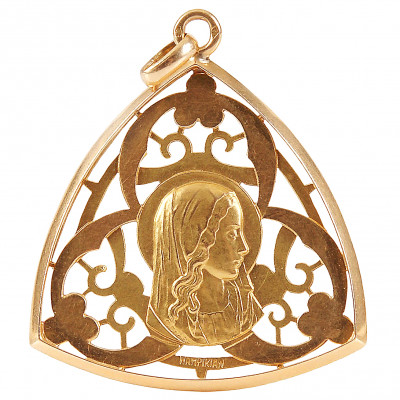 Gold pendant