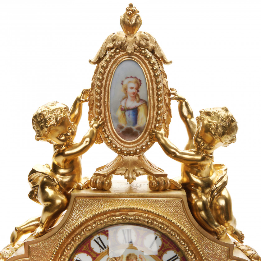 Bronze mantel clock with porcelain inserts