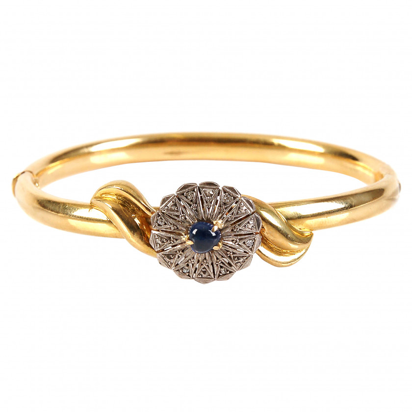 Gold bracelet with sapphire and diamonds