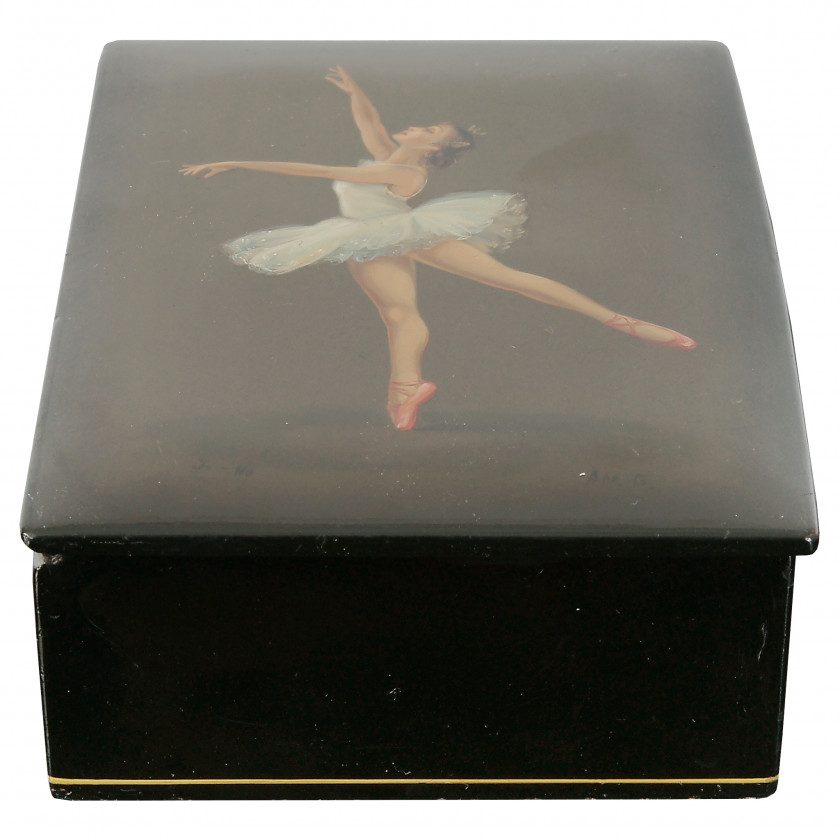 Lacquer box "Ballerina"