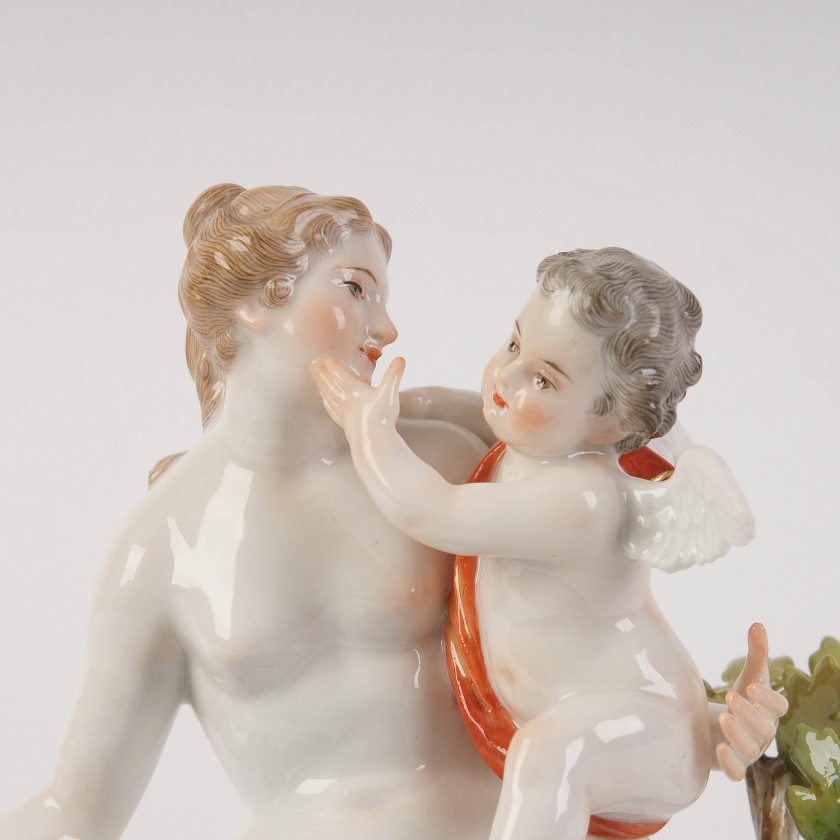 Porcelāna figūra "Venera un Amors"