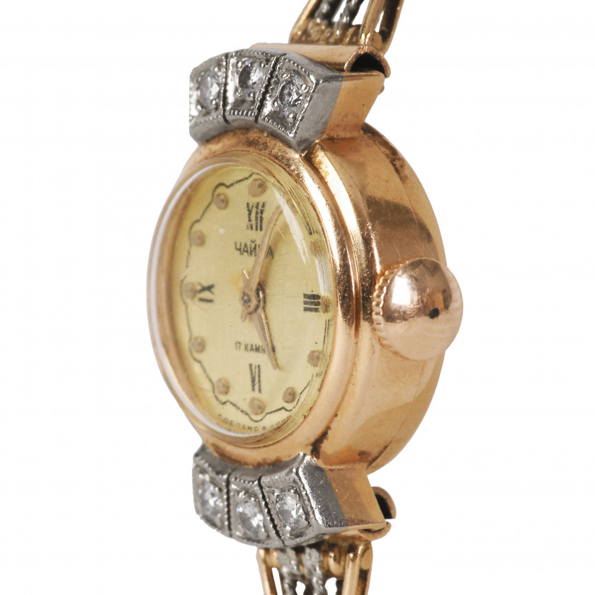 Золотые женские часы с бриллиантами "Чайка"