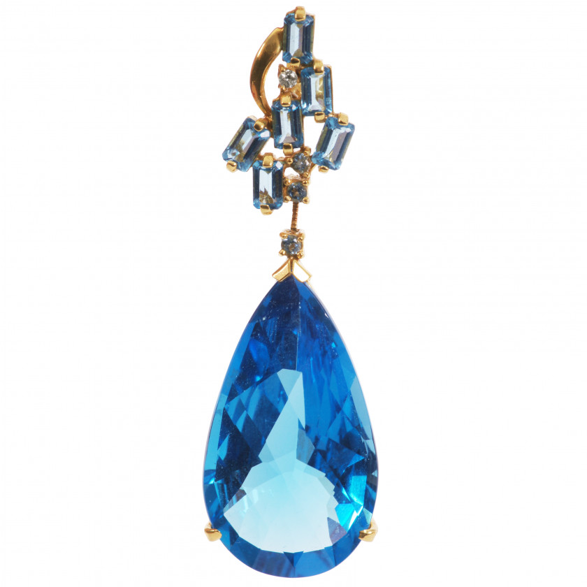Gold pendant with topaz and diamond