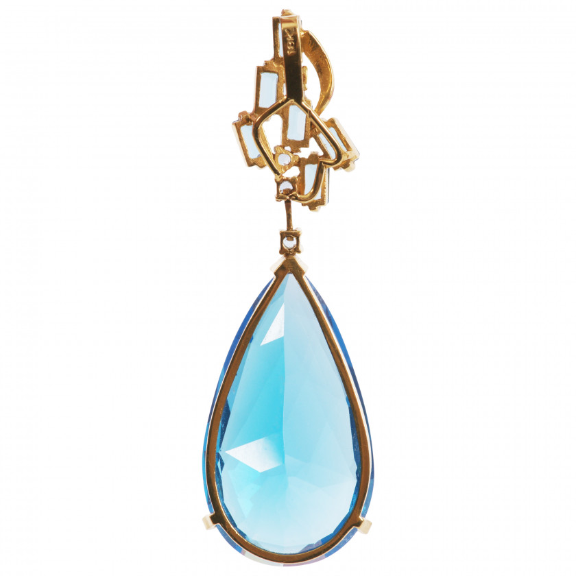 Gold pendant with topaz and diamond