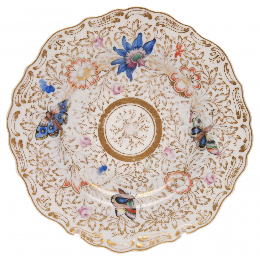 Porcelāna dekoratīvais šķīvis