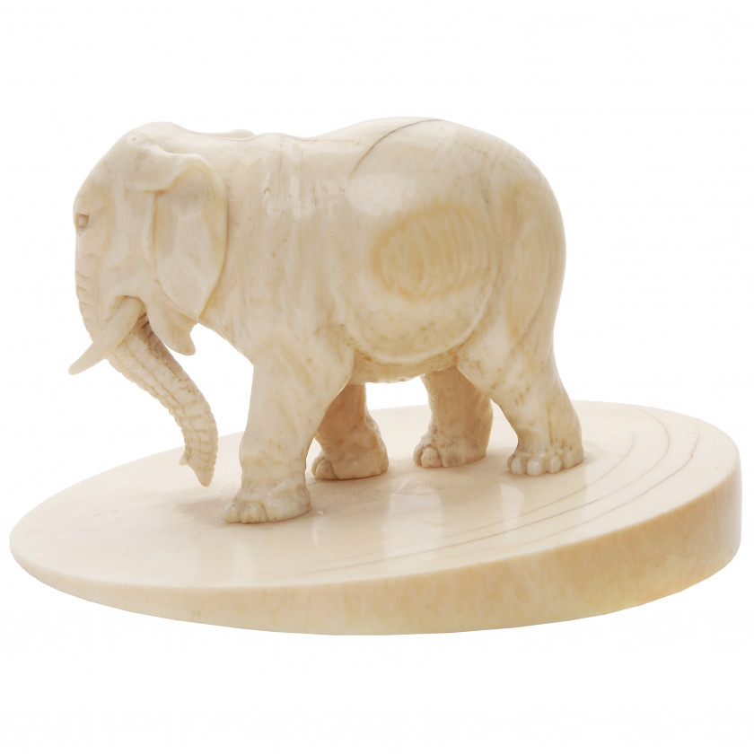 Фигурка из слоновой кости "Слон"