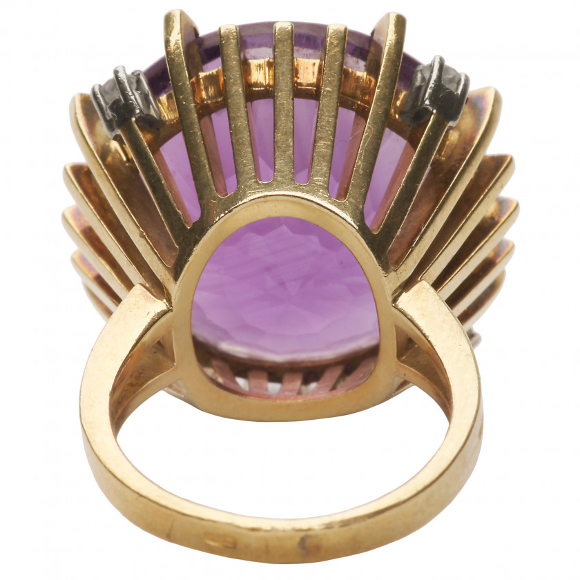 Gold ring with amethyst and diamonds