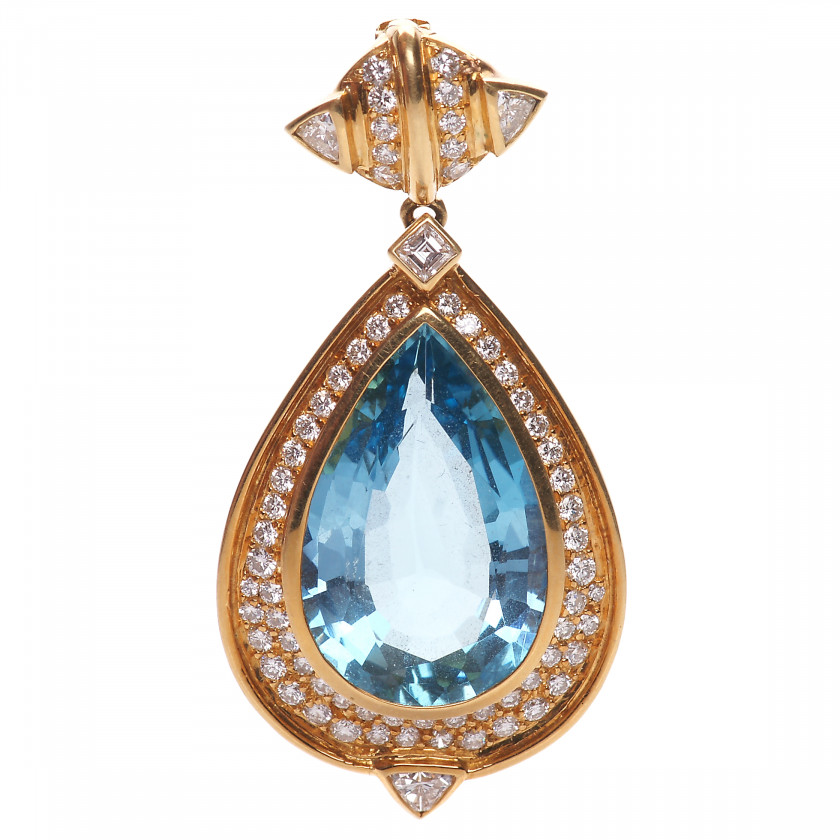 Gold pendant with aquamarine and diamonds