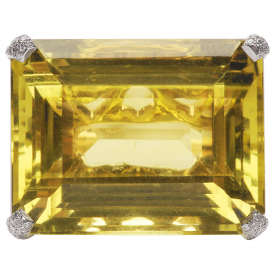 Золотое кольцо с кварцем и бриллиантами