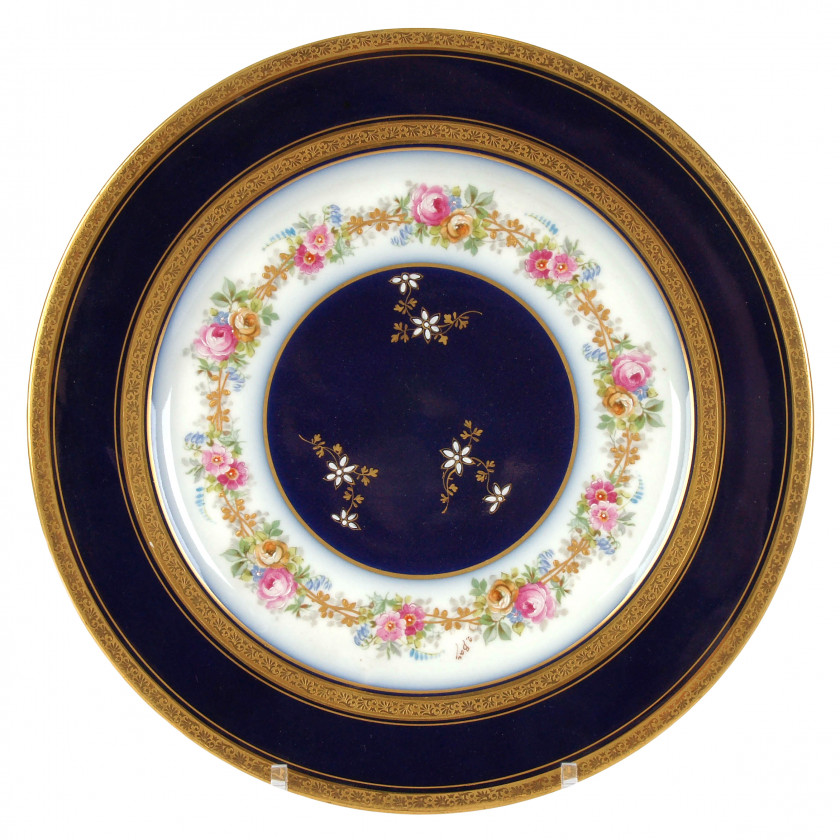 Фарфоровая декоративная тарелка