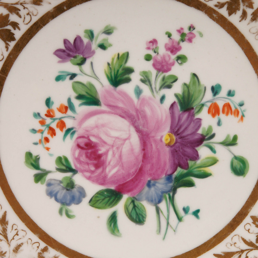 Korbijas servīza porcelāna šķīvis