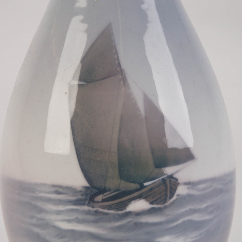 Porcelain vase "Sailboat"