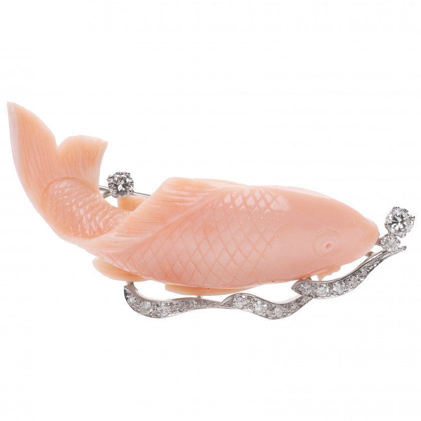 Gold brooch with coral and diamonds "Fish"