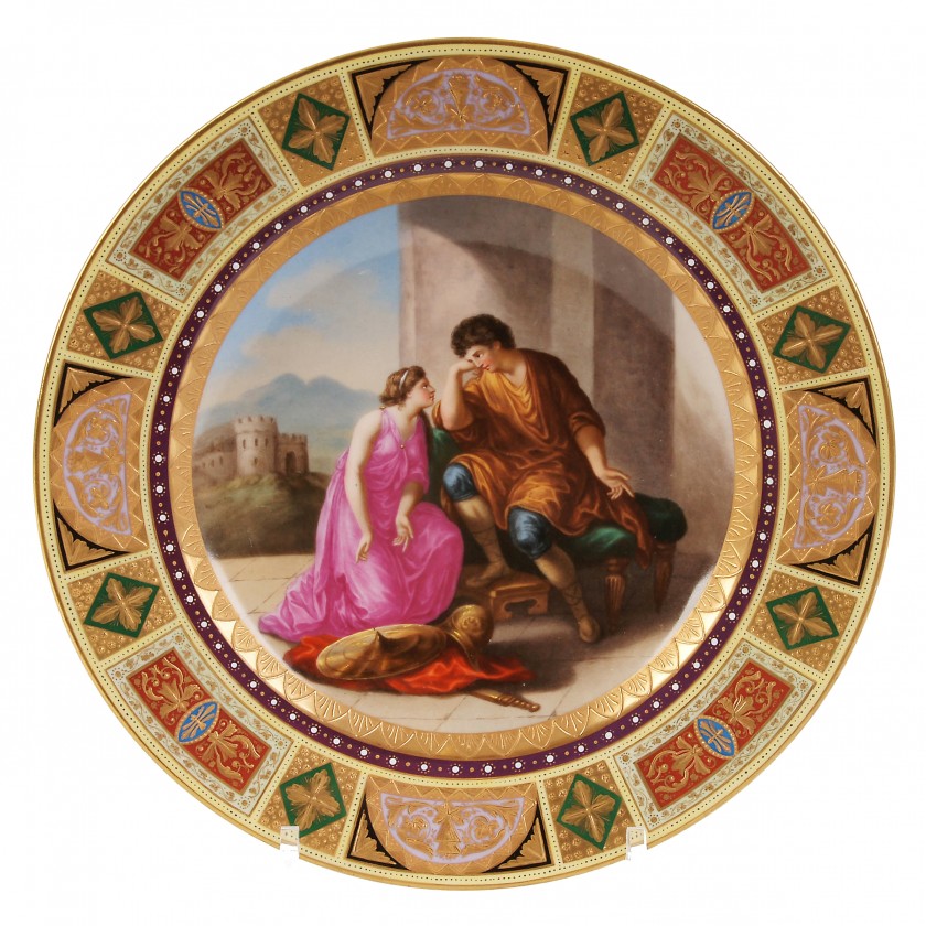Фарфоровая декоративная тарелка "Клеопатра"