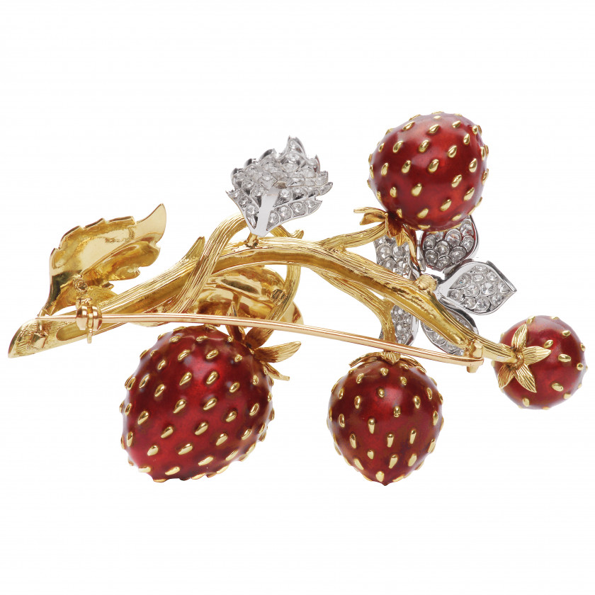 Gold brooch with diamonds "Strawberry"