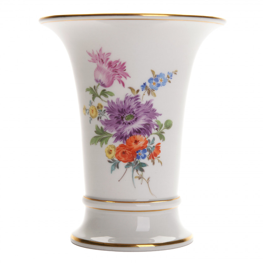 Porcelain vase for flowers