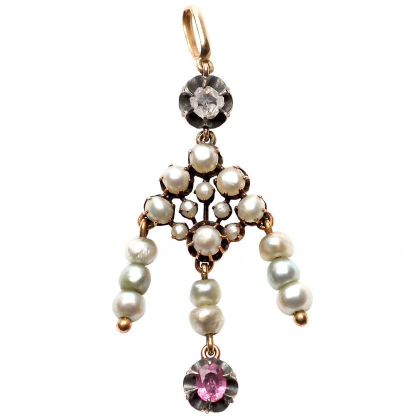 Gold pendant with pearls, diamond and ruby