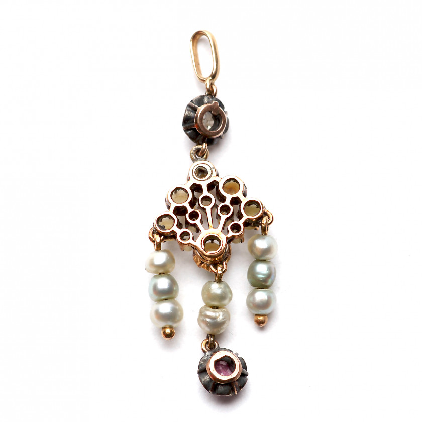 Gold pendant with pearls, diamond and ruby