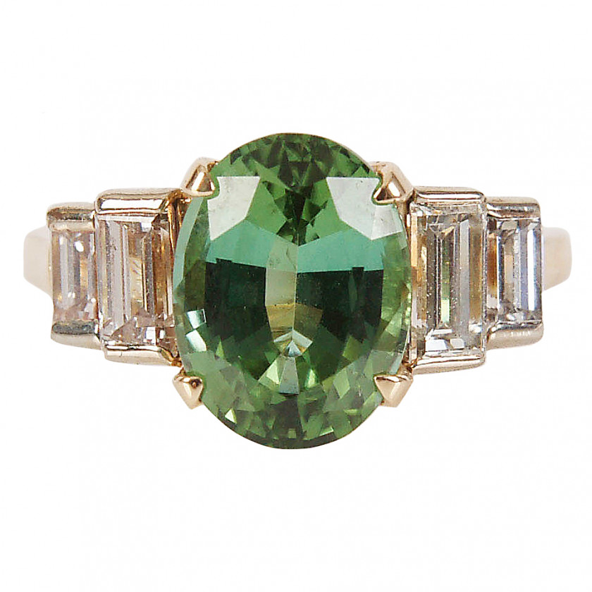 Gold ring with tourmaline and diamonds