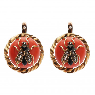 Gold earrings with corals and diamonds