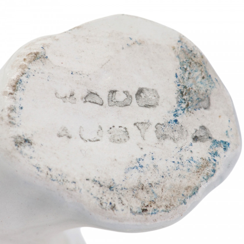 Фаянсовая фигура "Такса"