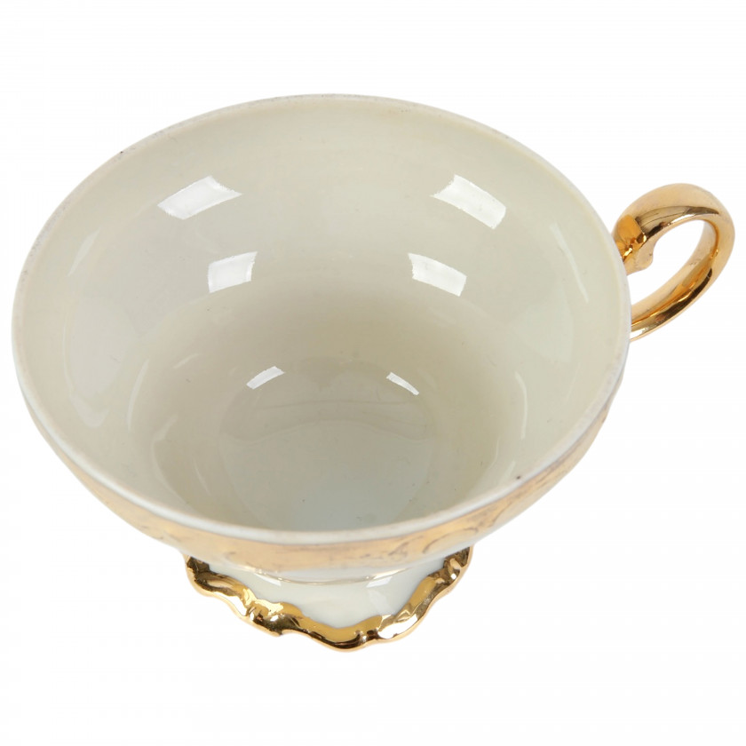 Фарфоровая кофейная чашечка с блюдцем
