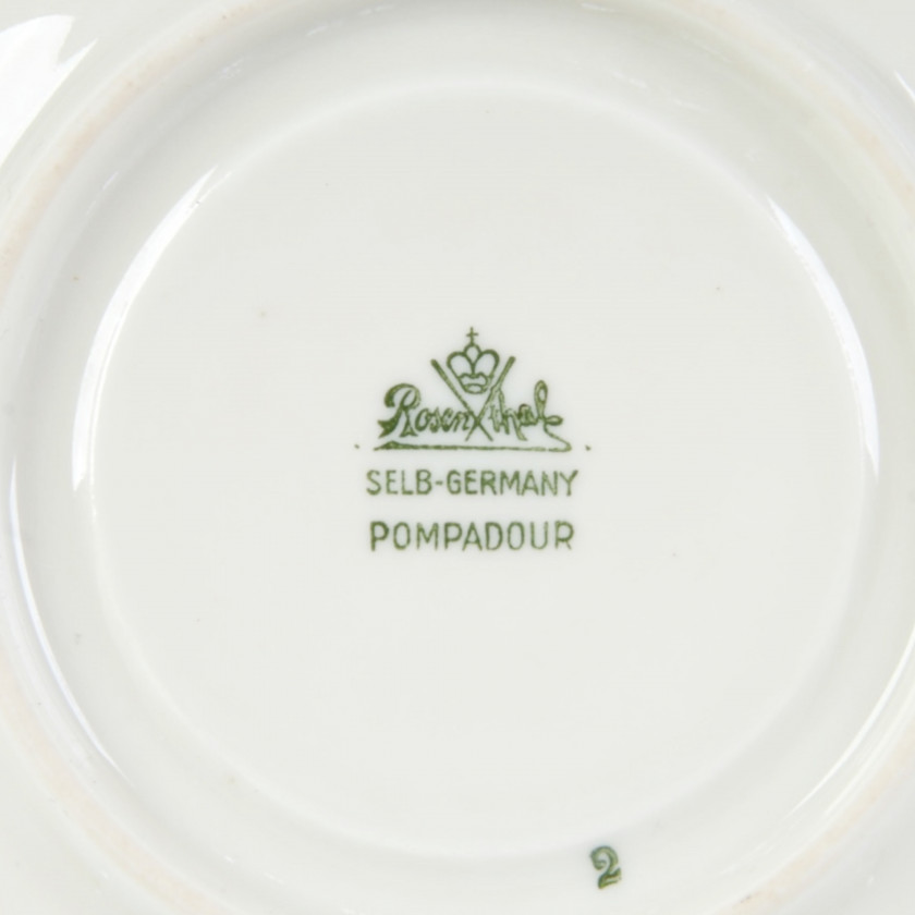 Фарфоровая кофейная чашечка с блюдцем