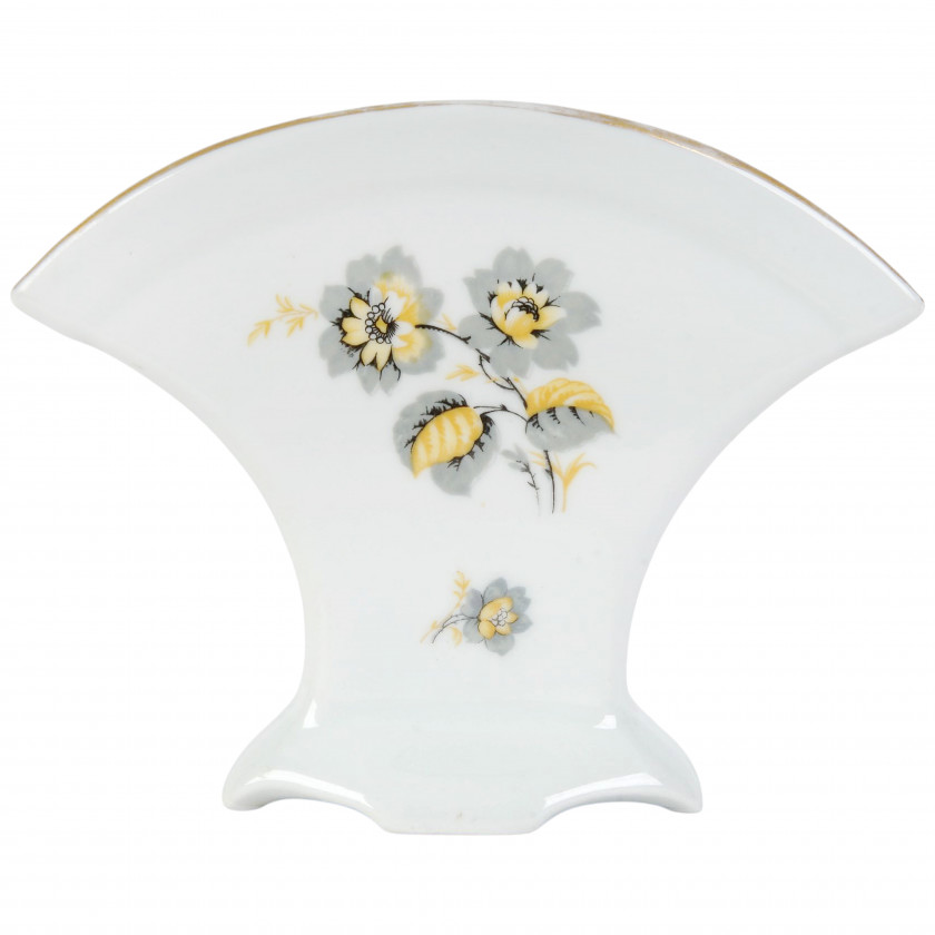 Фарфоровая салфетница