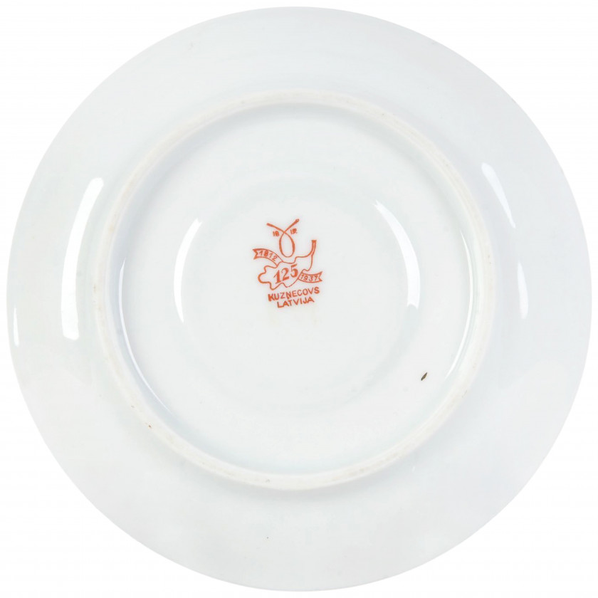 Фарфоровое блюдце