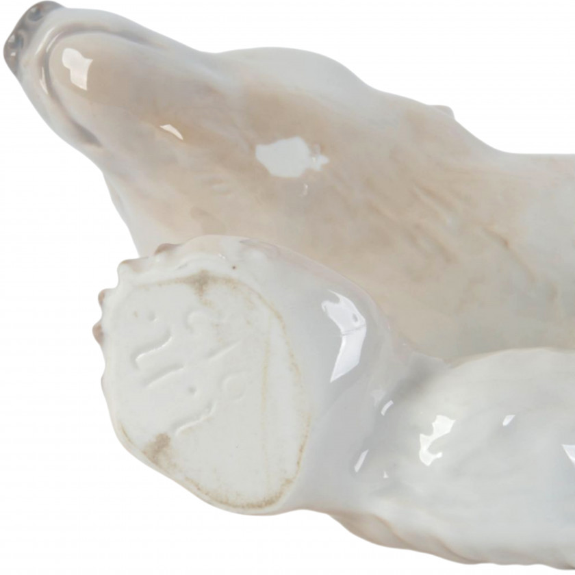 Фарфоровая фигура "Белый медведь"