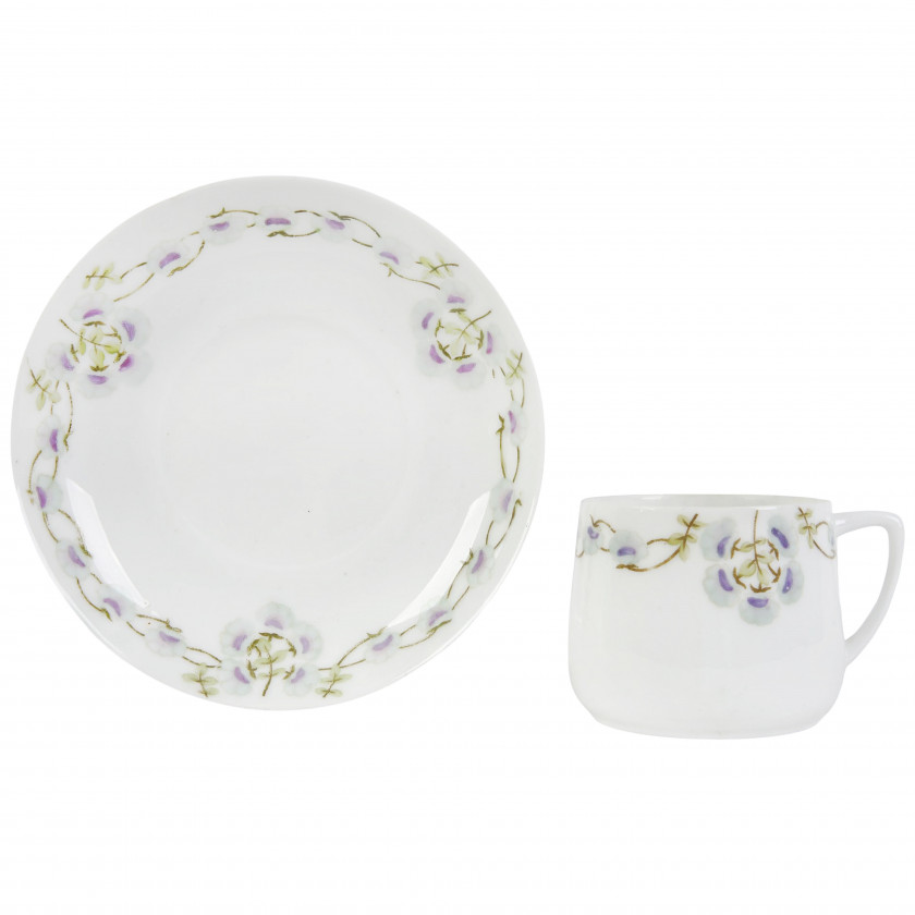 Фарфоровая чайная чашечка с блюдцем