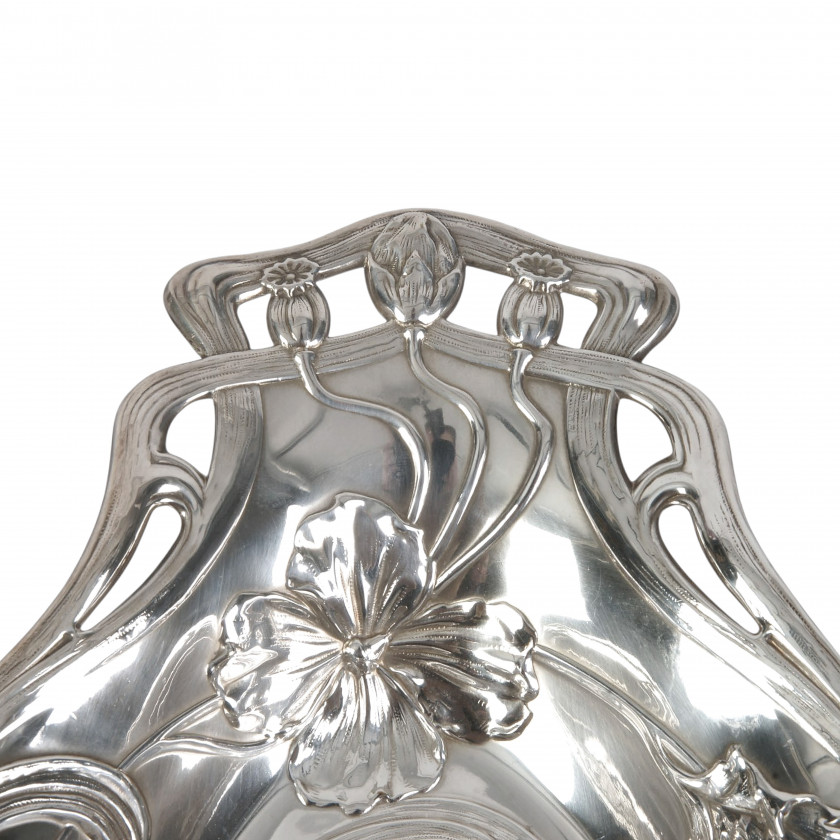 Посеребренное блюдо в стиле Ар-Нуво