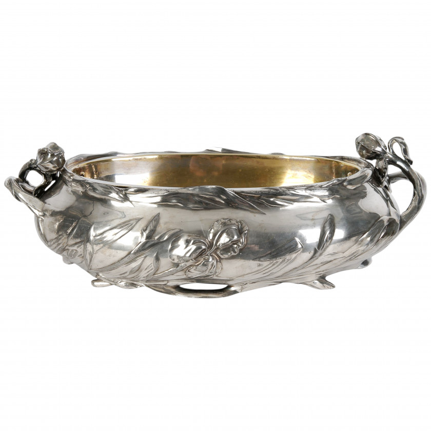 Apsudrabota žardinjēre Jūgendstilā