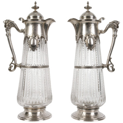 Пара стеклянных графинов с серебром
