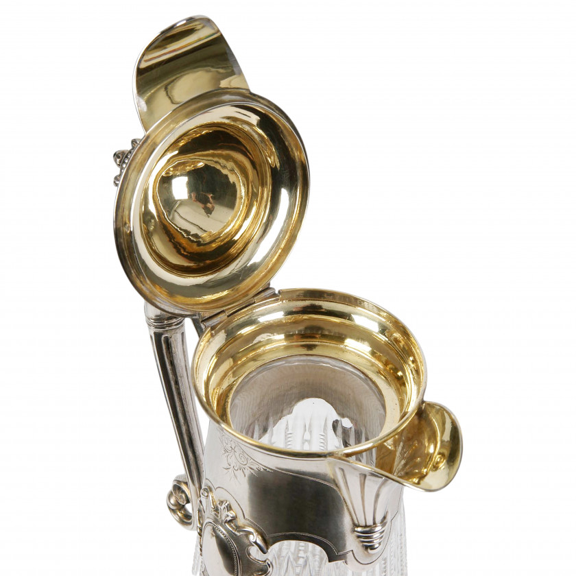 Пара стеклянных графинов с серебром