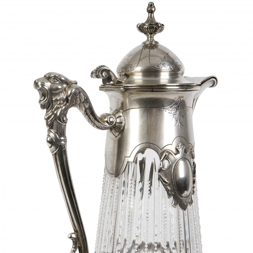 Пара стеклянных графинов с серебром